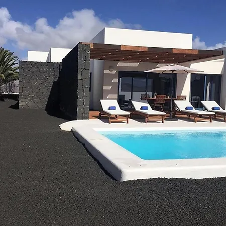 Miramar B2 Heated Pool Wifi Air Conditioning With Views Villa Playa Blanca (Lanzarote)